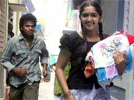 ரேணிகுண்டா படத்தை ரிலீஸ் செய்ய இடைக்கால தடை