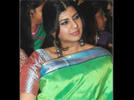 காஞ்சிபுரத்தில் நடனப்பள்ளி... பிஎச்டி படிப்பு... சொர்ணமால்யாவின் மறுபக்கம்!