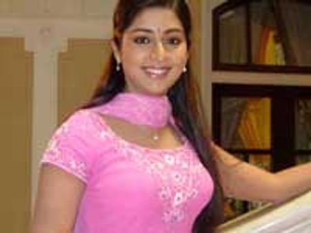 'சீக்கிரம் முடிச்சிங்குங்க...' - தயாரிப்பாளர்களுக்கு நவ்யா நிபந்தனை