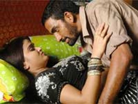 வன்முறை - பயம் அறியானுக்கு ஆட்சேபம் - 5 இடங்களில் வெட்டு