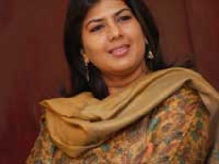 ஓடும் ரயிலில் சொர்ணமால்யாவிடம் சில்மிஷம் - போலீஸில் புகார்