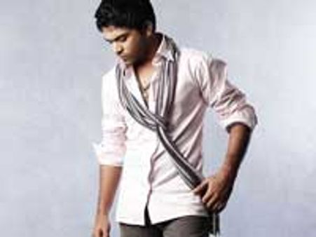 இளைய சூப்பர் ஸ்டார் - தனக்குத்தானே பட்டம் சூட்டிய சிம்பு