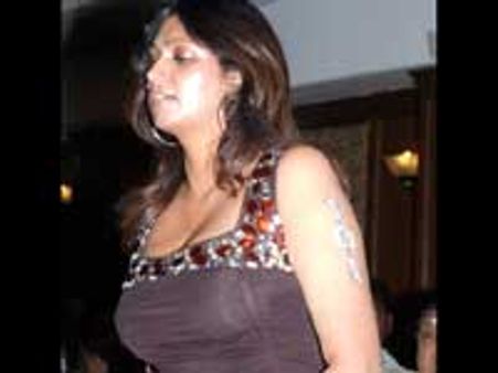 புவனேஸ்வரியின் அடேங்கப்பா அறிமுகம்!