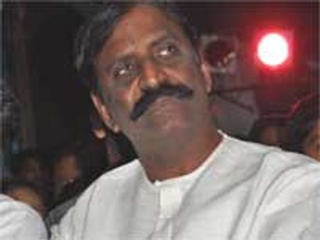 பெண் சிங்கம்: மீண்டும் இணைந்த வாலி-வைரமுத்து