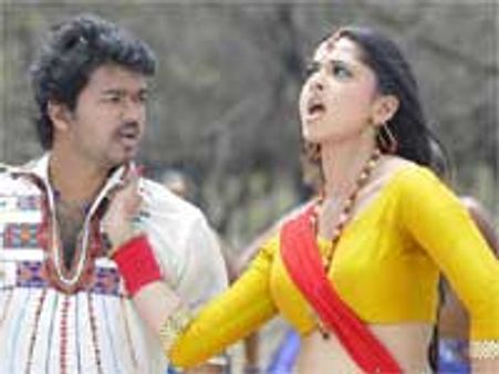 வேட்டைக்காரன்... தியேட்டரில் தீ!