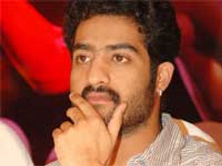 ஜூனியர் என்டிஆர் படப்பிடிப்பிலும் தெலுங்கானா போராட்டக்காரர்கள் தாக்குதல்