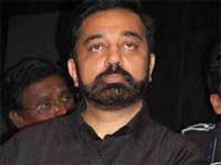 தீவிரவாதத்துக்கு பயன்படும் திருட்டு விசிடி பணம்!- கமல்