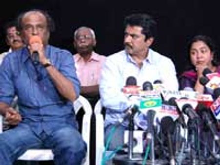 படம் நல்லால்லேன்னா யார் சொன்னாலும் ரசிகர்கள் பார்க்க மாட்டார்கள்! - ரஜினி