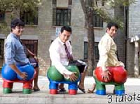 பாலிவுட்டில் புதிய சரித்திரம் படைத்த '3 இடியட்ஸ்'!