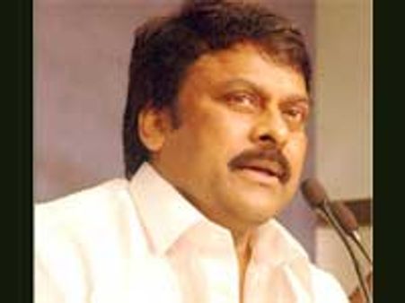 அறிவோட பேசணும்!-விஜய்சாந்திக்கு சிரஞ்சீவி சூடு