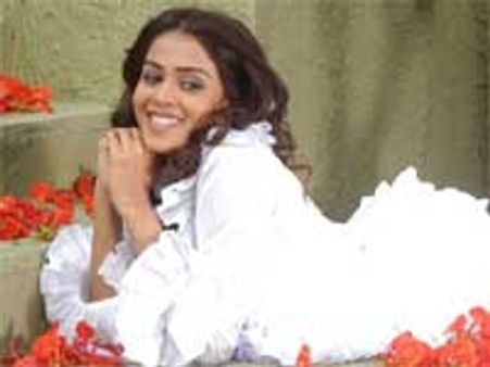 'காதலிக்கிறோம், சொத்து வாங்கினோம், ஆனா கல்யாணம்?'