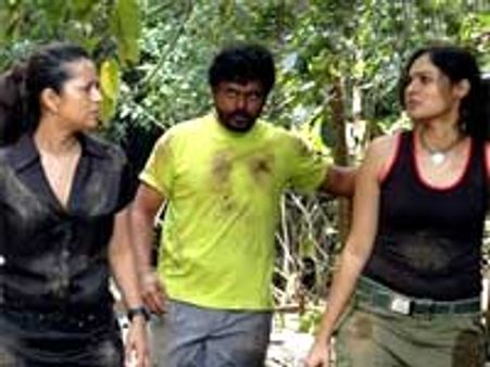 சம்பள பாக்கி... 'ஆயிரத்தில் ஒருவன்' துணை நடிகர்கள் போலீஸில் புகார்!