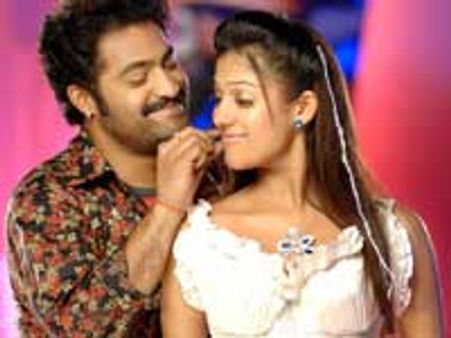 தெலுங்கானா-நயன் படம் ஓடும் தியேட்டர்களில் கலாட்டா!