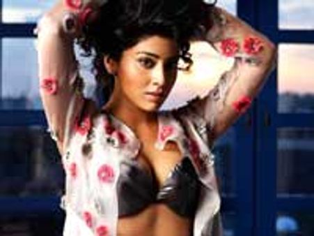 ஸ்ரேயாவின் 'ஏறக்குறைய நிர்வாணம்'!