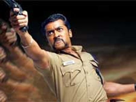 சிங்கம் சூர்யாவும் அரையடி ஹீல்ஸும்!