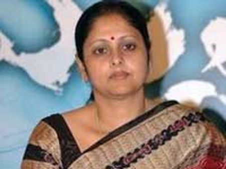 எம்.எல்.ஏ பதவியிலிருந்து விலகக் கோரி ஜெயசுதாவை முற்றுகையிட்டு போராட்டம்