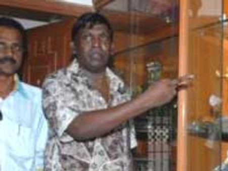 ஊரையெல்லாம் சிரிக்க வைத்த வடிவேலு, இப்போது தாங்க முடியாத சோகத்தில்!