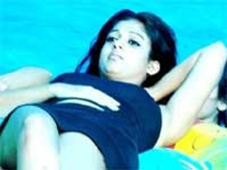 மன உளைச்சலில் தவிக்கிறேன் - நயனதாரா