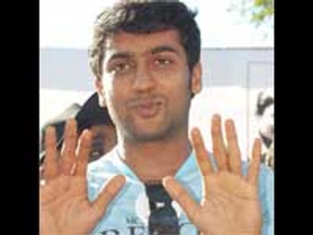 சூர்யா, வடிவேல், ரவிக்குமார், முருகதாஸ் லாக்கர்கள் சீல் வைப்பு