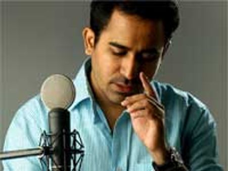 சிகரெட் விளம்பர நிகழ்ச்சி: விஜய் ஆன்டனிக்கு நோட்டீஸ்