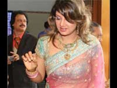 இன்று ரம்பாவுக்கு நிச்சயதார்த்தம்