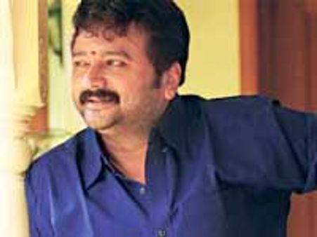 கருப்பர்-வெள்ளையர் பிளவை உருவாக்குகிறார் ஜெயராம்- வீட்டு வேலைத் தொழிலாளர்கள் கண்டனம்