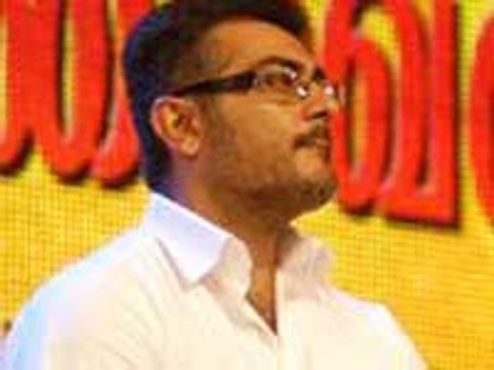 விழாவுக்கு வரச் சொல்லி மிரட்டுவதா..? அஜீத் பரபரப்பு பேச்சு!