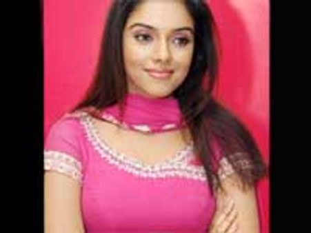 நடிகைகள் 'வாயைக்கட்ட' வேண்டும்-அசின்