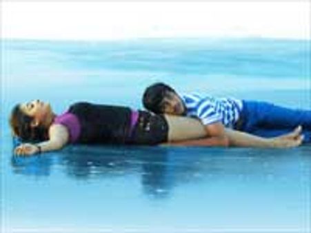 13 வது சிறுவனுடன் ஆபாச காட்சிகள்... கிரண் படத்துக்கு தடை!