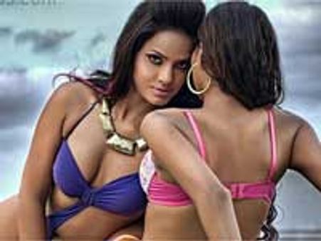 என்னை தங்கச்சியாக நினைத்ததால் கவர்ச்சிக்கு மாறினேன் - நீத்து