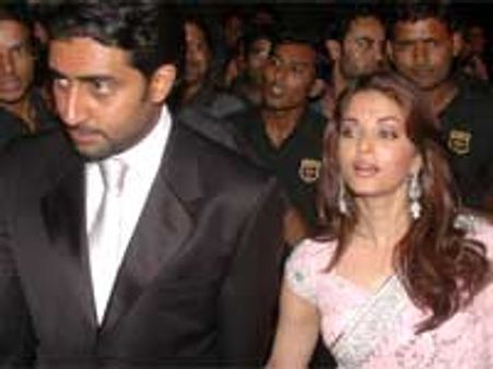 சந்தோஷமான தம்பதி: ஐஸ்வர்யா -அபிஷேக் முதலிடம்