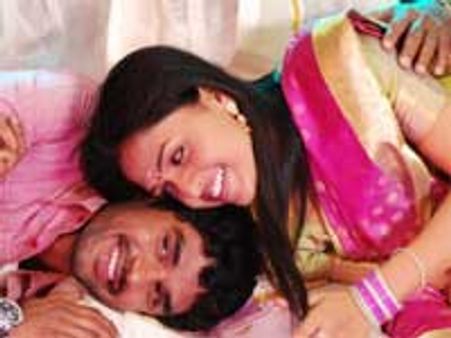 சுனேனா படப்பிடிப்பில் ரகளை... ரசிகர்களை விரட்டிய போலீஸ்