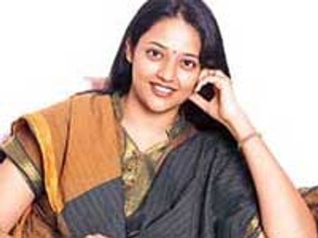 நித்தியானந்தா விவகாரம்- நடிகை ரஞ்சிதாவை விசாரிக்க கோவை போலீஸ் முடிவு