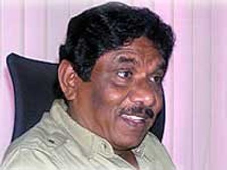 எம்ஜிஆர் பேச்சைக் கேட்காமல் போனேனே! - பாரதிராஜா