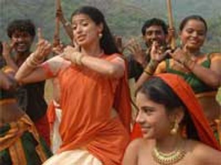 'லட்சுமிராய் பாட்டு... கலைஞருக்கு சமர்ப்பணம்'!