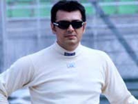 பார்முலா2 கார் பந்தயத்தில் பங்கேற்கிறார் அஜித்