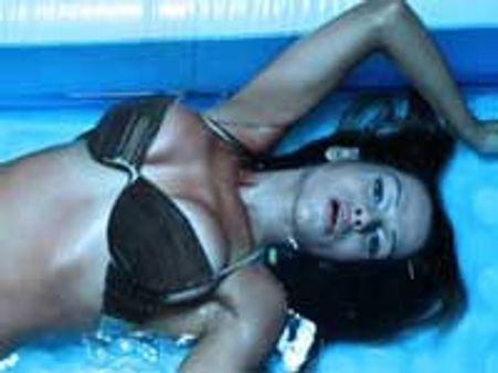 ஆபாச மெயில்கள்-மாடல் நடாஷா போலீசில் புகார்!