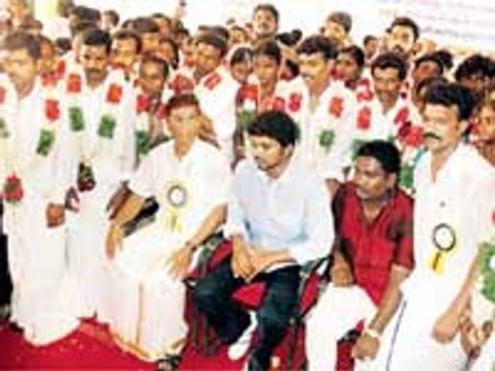 யார் வலையிலும் சிக்காத சுறா நான்!-விஜய்