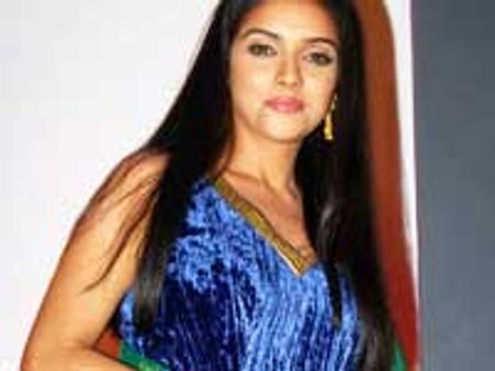 ஐபிஎல் கொச்சி அணியின் பிராண்ட் அம்பாசடர் அசின்!