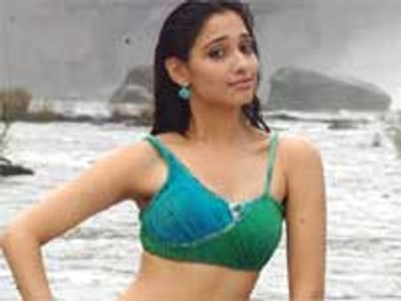 தூத்துக்குடி ‘மக்காக்கள்’ தொடங்கிய தமன்னா ரசிகர் மன்றம்!