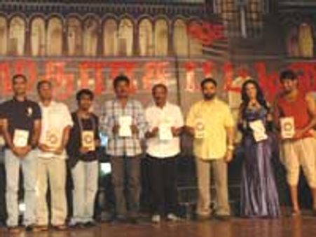 'பழைய மெட்ராஸ் செட்'டில் மதராஸபட்டிணம் பாடல் வெளியீடு!