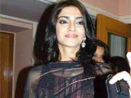 தமிழுக்கு வருவாரா சோனம் கபூர்?