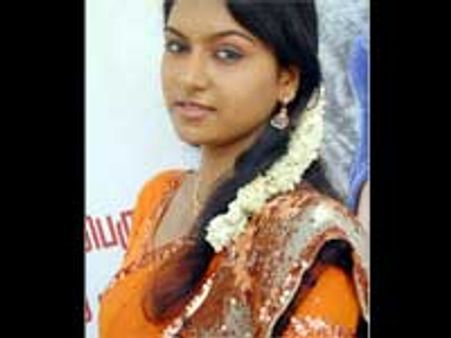 பிரம்மபுத்ராவில் பெங்களூர் அழகி அக்ஷதா அறிமுகம்!