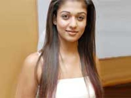 அசின் மார்க்கெட் வலுவாக உள்ளது! - சொல்கிறார் நயன்தாரா!