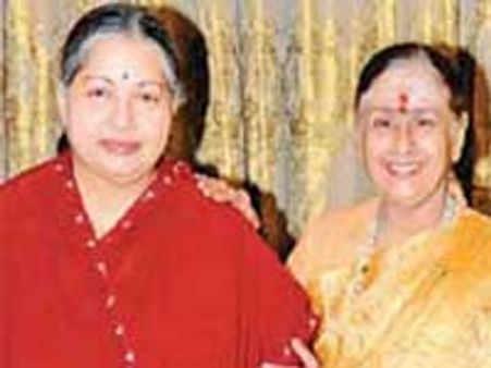 ஜெ.வைச் சந்தித்தார் பழம்பெரும் நடிகை காஞ்சனா