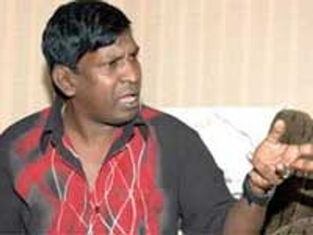 வேட்டிக்குள் நுழைந்த எறும்பை நசுக்கி எறிய வேண்டியதுதான்- வடிவேலு பதிலடி