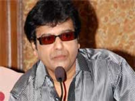 ஆபாசப் பேச்சு: பத்திரிகையாளர்களிடம் மன்னிப்புக் கேட்ட விவேக்!