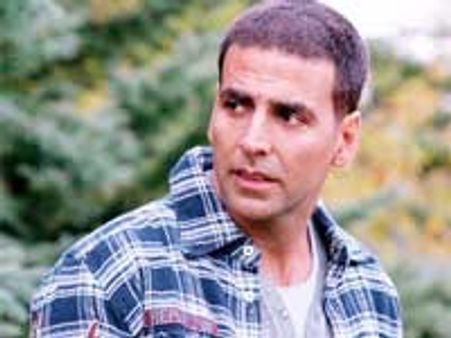 வருமான வரி செலுத்துவதில் அக்ஷய்குமார் டாப்!