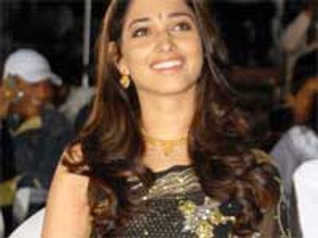 தமன்னாவுக்கு நோ முத்தம்.. நோ சொன்ன ஹீரோ!