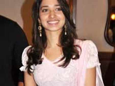 டாப் ஹீரோ... ஒன் 'சி'-இது தமன்னாவின் கண்டிஷன்!